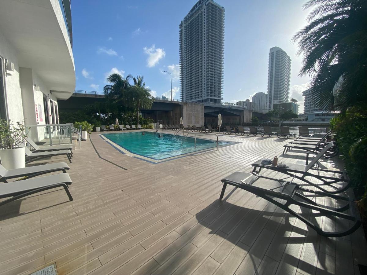 Studio In Hallandale 2 Beds Hallandale Beach Exterior foto